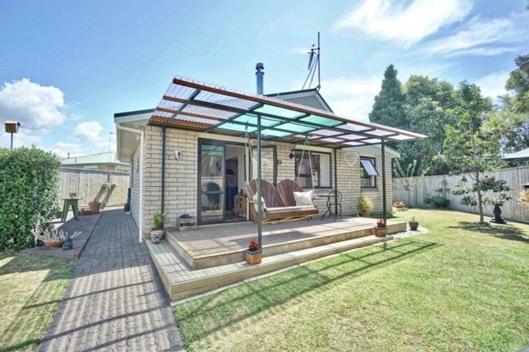 Photo of property in 2 Randell Place, Te Puke, 3119