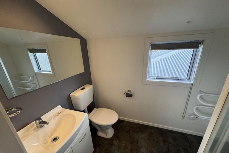 Photo of property in 27 Tawa Terrace, Tawa, Wellington, 5028