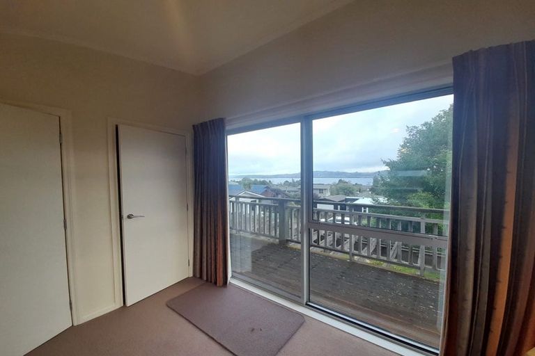 Photo of property in 7 Weka Road, Waipahihi, Taupo, 3330