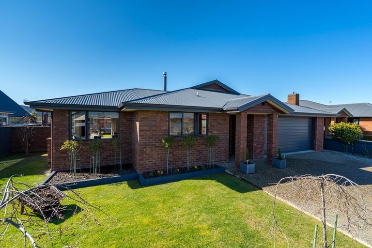 Photo of property in 10 Kura Place, Mosgiel, 9024