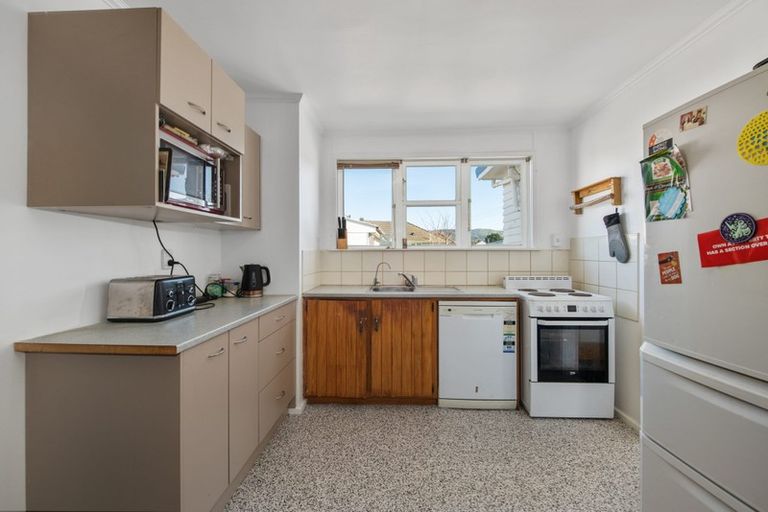 Photo of property in 43 Chapman Crescent, Naenae, Lower Hutt, 5011