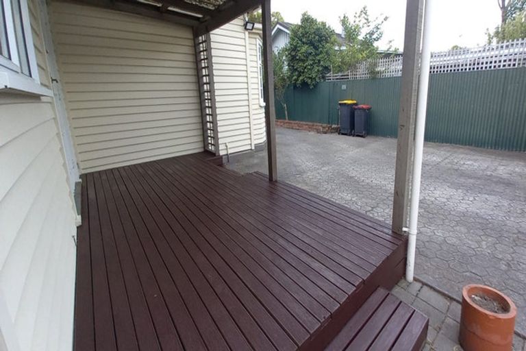 Photo of property in 60 Sandwich Road, Beckenham, Christchurch, 8023