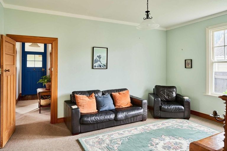 Photo of property in 70 Randwick Crescent, Moera, Lower Hutt, 5010