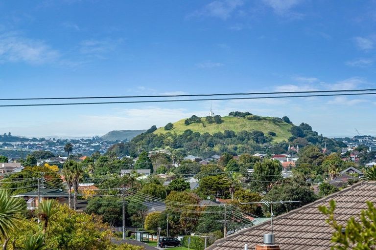 Photo of property in 3/7 Onepoto Road, Hauraki, Auckland, 0622