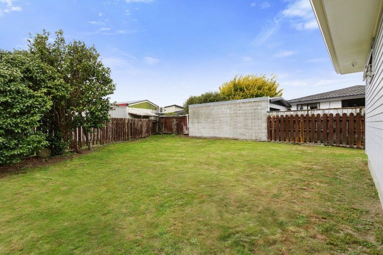 Photo of property in 18 Omaha Grove, Totara Park, Upper Hutt, 5018