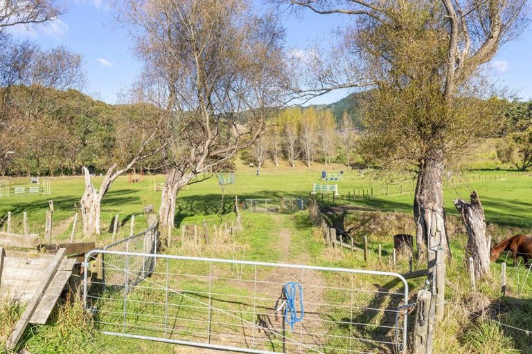 Photo of property in 84 Derham Road, Te Horo, Otaki, 5581