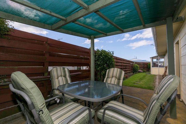 Photo of property in 1/22 Oxford Street, Taradale, Napier, 4112