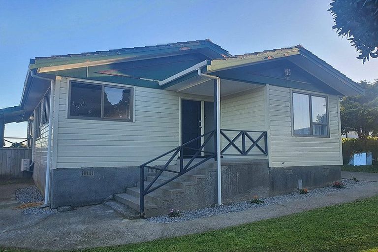 Photo of property in 64 Cypress Drive, Maungaraki, Lower Hutt, 5010