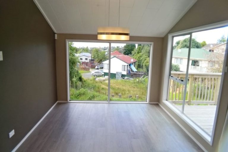 Photo of property in 28a Butterworth Drive, Glendene, Auckland, 0602