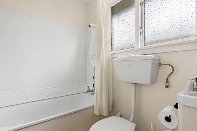 Photo of property in 2/17 Torrens Road, Hillmorton, Christchurch, 8024