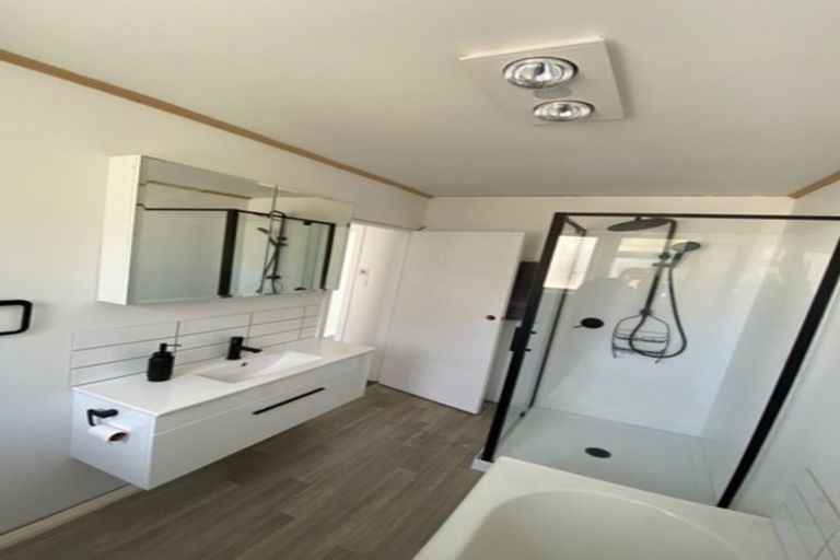 Photo of property in 128 Cornfoot Street, Castlecliff, Whanganui, 4501