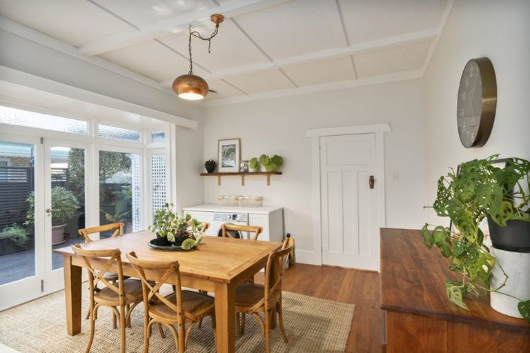 Photo of property in 13 Elcoat Avenue, Henderson, Auckland, 0612