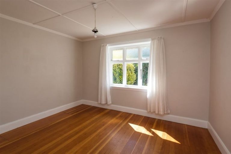 Photo of property in 12 Pound Street, Amberley, 7410