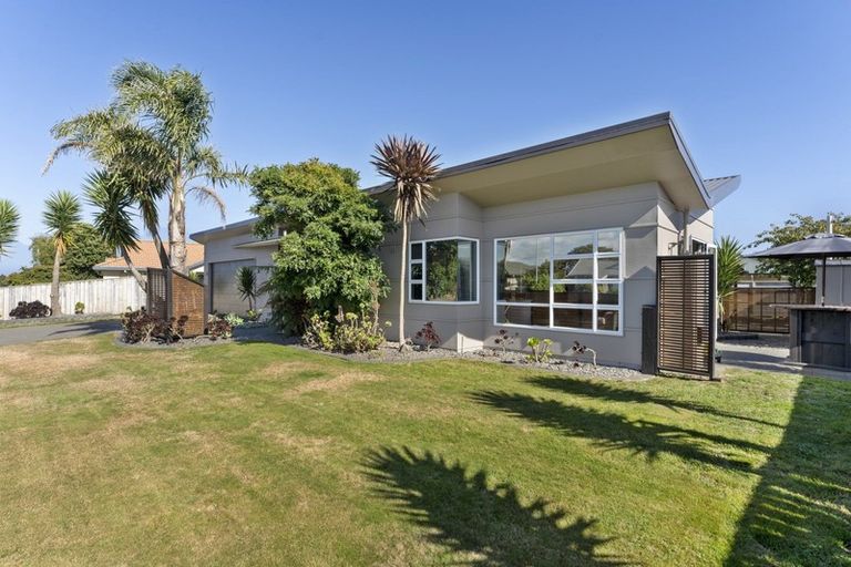 Photo of property in 91 Cedar Drive, Paraparaumu Beach, Paraparaumu, 5032