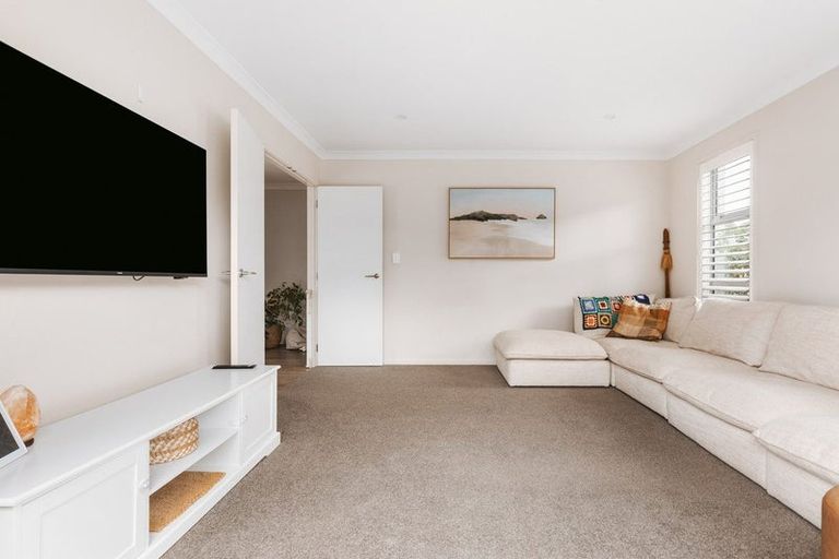 Photo of property in 6 Lakeside Terrace, Omokoroa, 3114