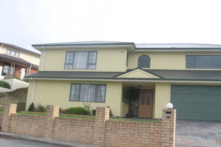 Photo of property in 17 Otamarau Grove, Maungaraki, Lower Hutt, 5010