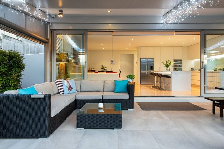 Photo of property in 103a Kowhai Road, Mairangi Bay, Auckland, 0630