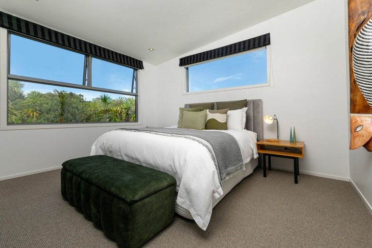 Photo of property in 35 Pounamu Avenue, Greenhithe, Auckland, 0632