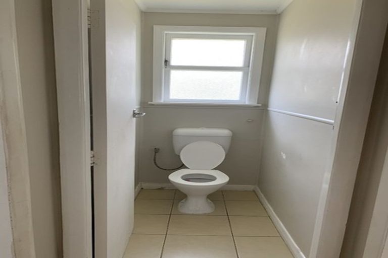 Photo of property in 14 Arimu Road, Papakura, 2110