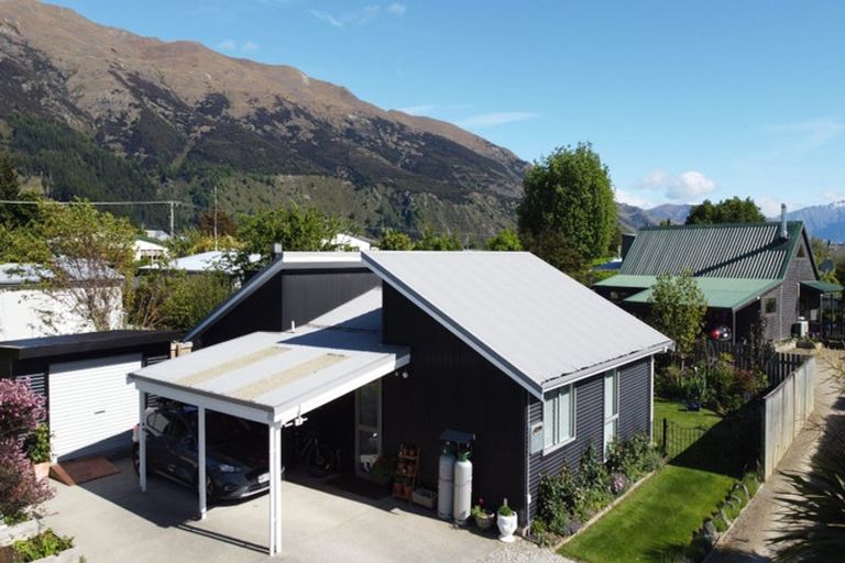 Photo of property in 82 Noema Terrace, Lake Hawea, Wanaka, 9382
