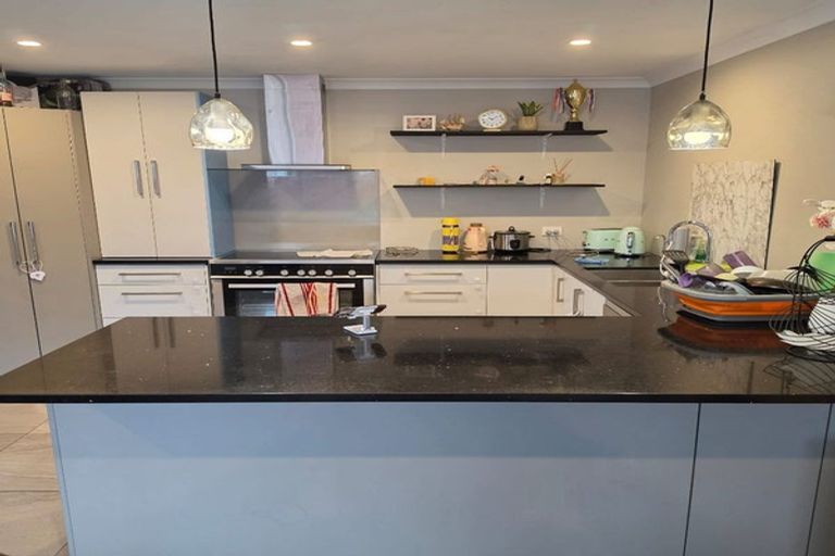 Photo of property in 73 Kippenberger Avenue, Rangiora, 7400
