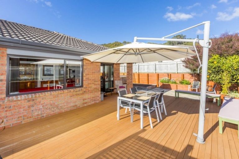 Photo of property in 5 Beaufort Close, Kingsley Heights, Upper Hutt, 5018