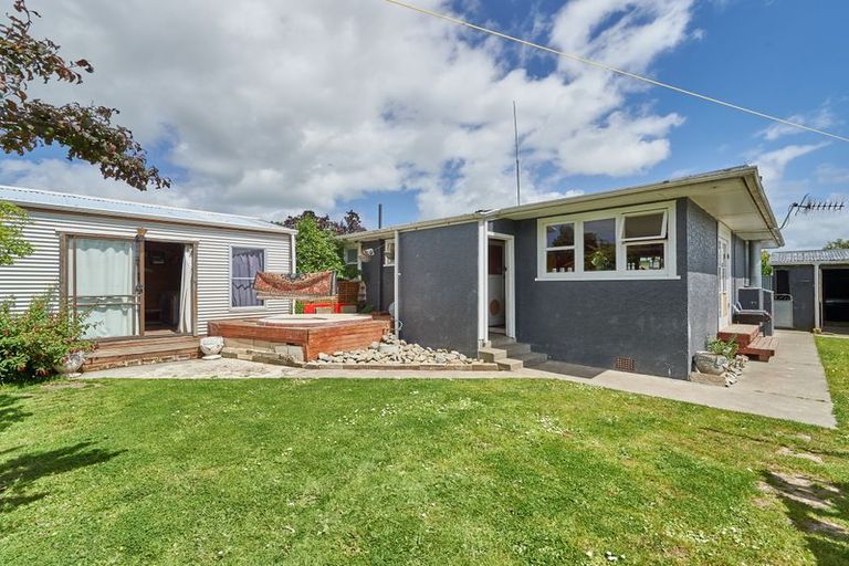 Photo of property in 1 Blenheim Place, Feilding, 4702