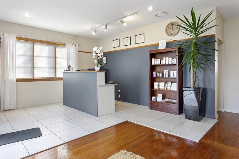 Photo of property in 1/128 Wilsons Road, Saint Martins, Christchurch, 8022