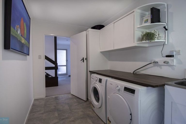 Photo of property in 21 Solander Place, Whitby, Porirua, 5024