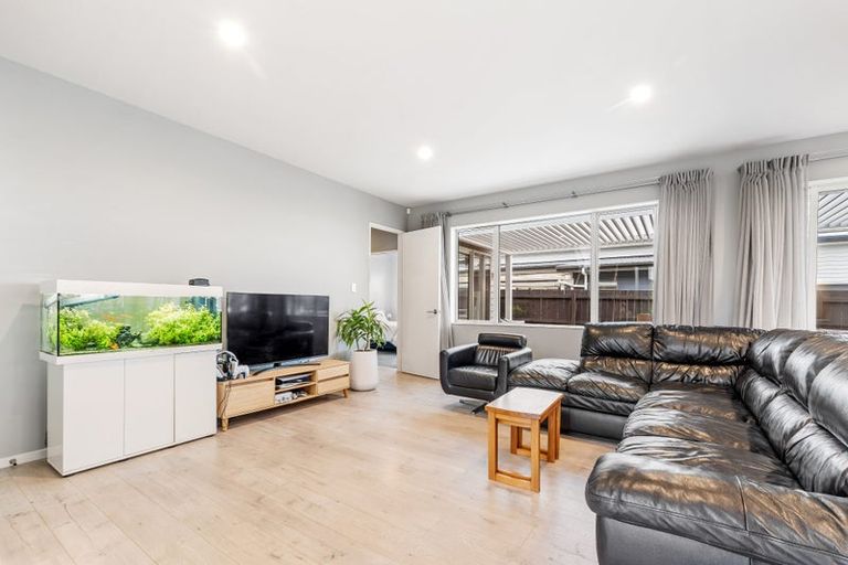 Photo of property in 2 Boocock Crescent, Orewa, 0931