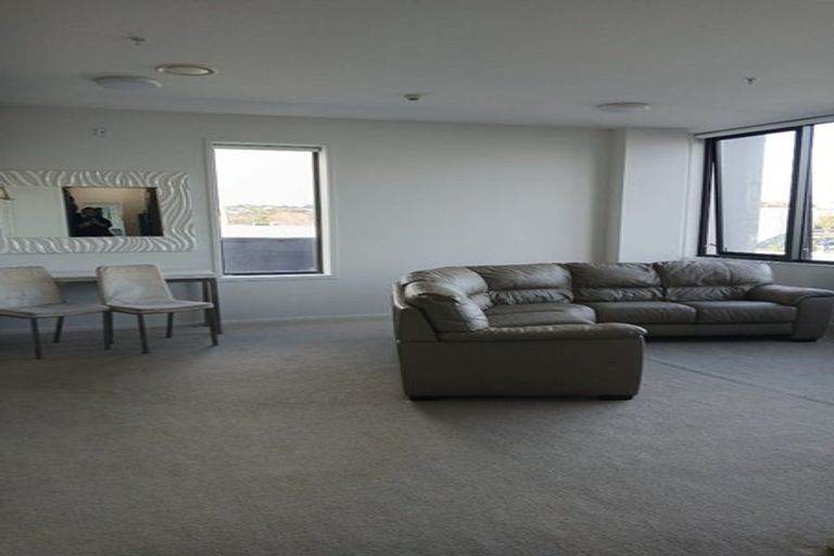 Photo of property in Twin Towers, 411/17 Putney Way, Manukau, Auckland, 2104