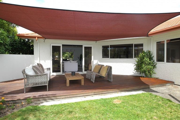 Photo of property in 2 Dules Walk, Taradale, Napier, 4112