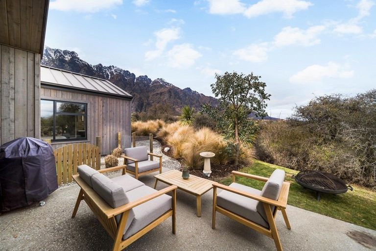 Photo of property in 5 Durness Court, Jacks Point, Queenstown, 9371