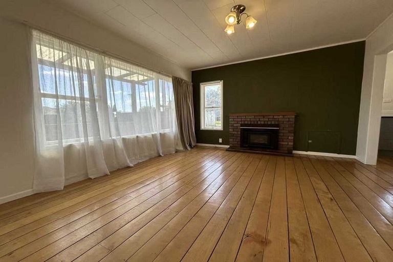 Photo of property in 1/47 Clevedon Road, Papakura, 2110