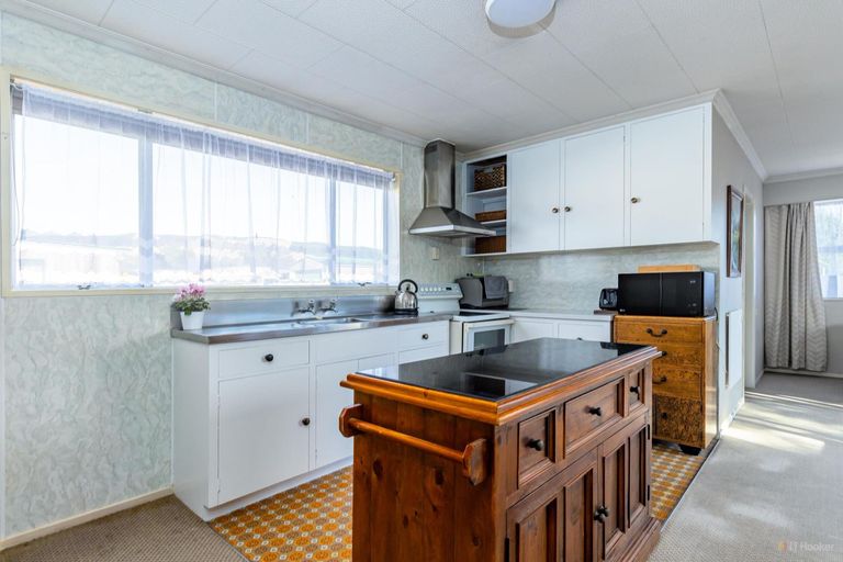 Photo of property in 76 Shearman Street, Waimate, 7924