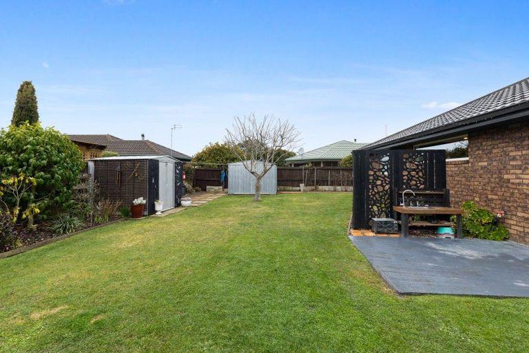 Photo of property in 44 Welsford Street, Woodend, 7610