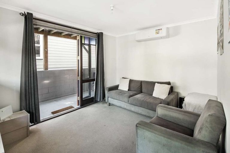 Photo of property in 146a Aro Street, Aro Valley, Wellington, 6021