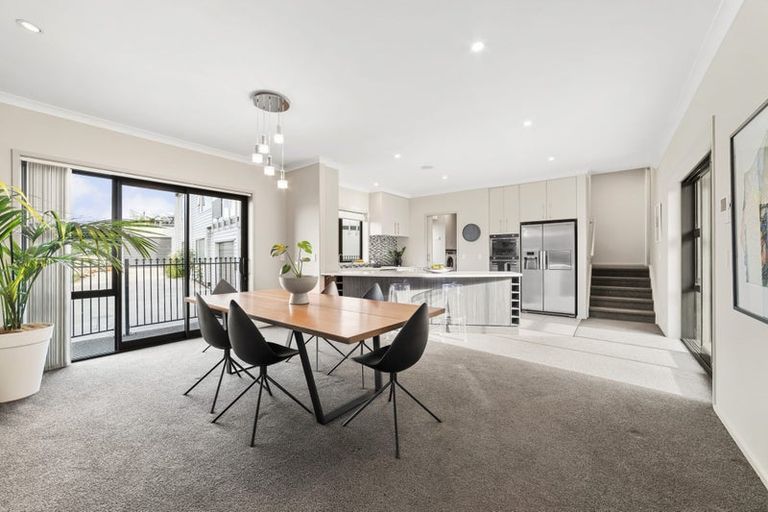 Photo of property in 216b Sutherland Road, Lyall Bay, Wellington, 6022