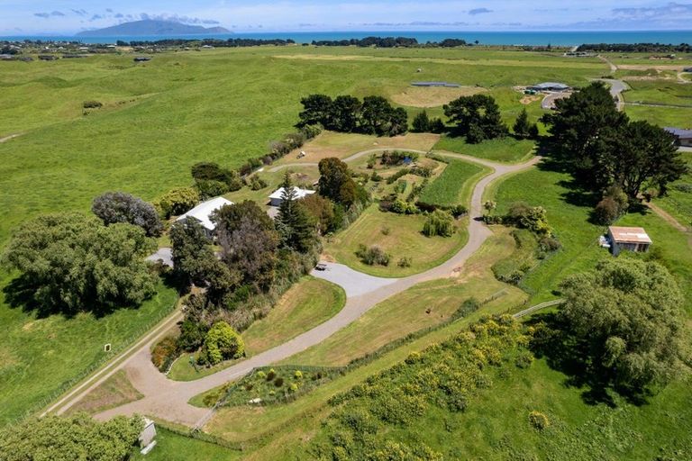 Photo of property in 151 Swamp Road, Te Horo, Otaki, 5581