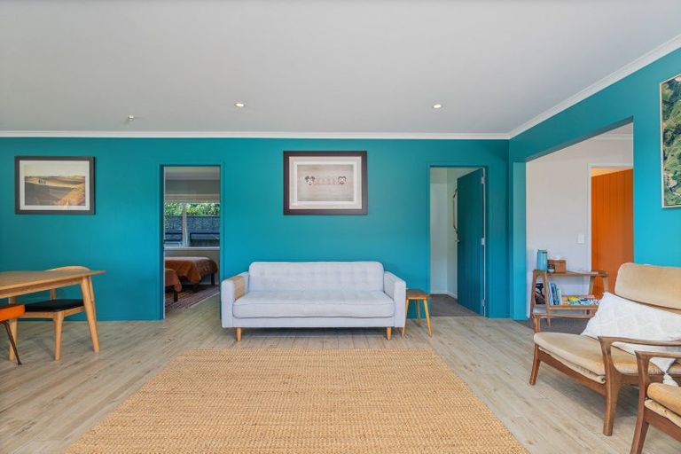 Photo of property in 56 Hahei Beach Road, Hahei, Whitianga, 3591