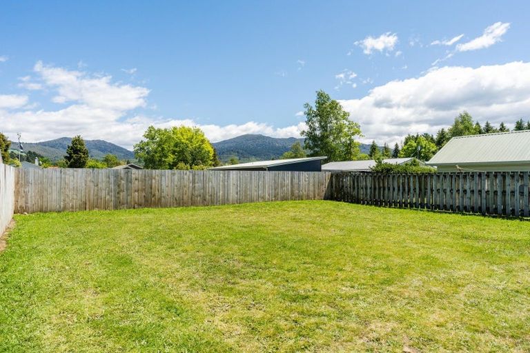 Photo of property in 37 Te Iwiheke Place, Turangi, 3334