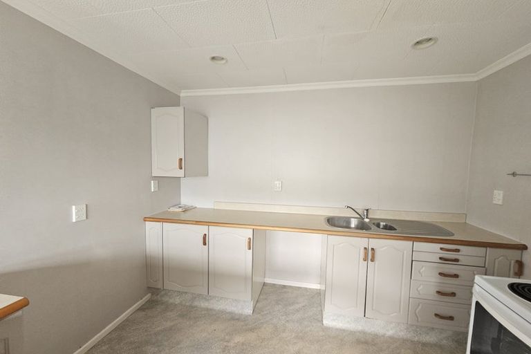 Photo of property in 8a Busby Place, Awapuni, Palmerston North, 4412