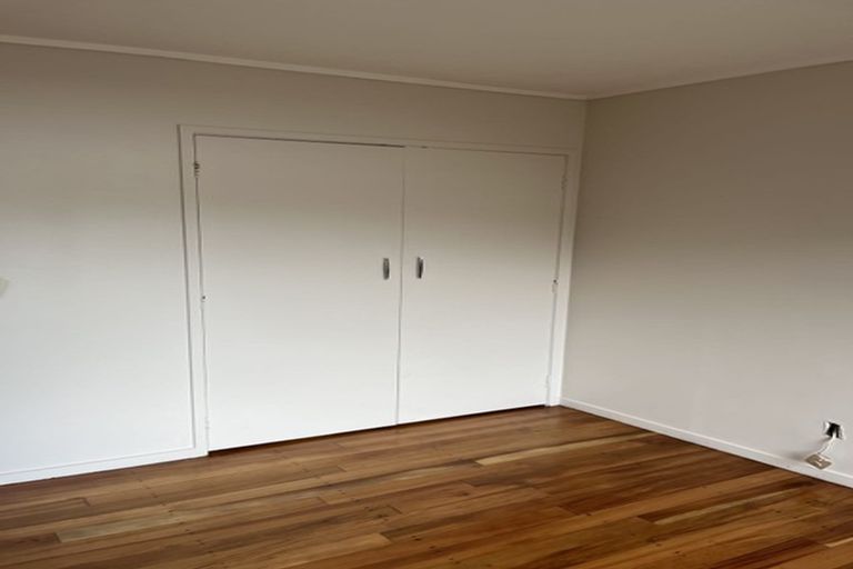 Photo of property in 1/24 Hillcrest Avenue, Hillcrest, Auckland, 0627