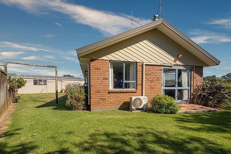 Photo of property in 64 Sunnyvale Street, Bell Block, New Plymouth, 4312