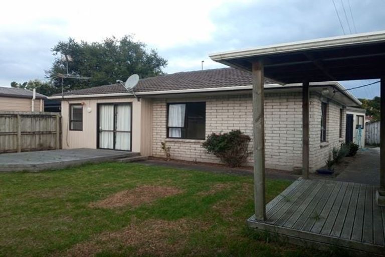 Photo of property in 2/21 Gloaming Place, Conifer Grove, Takanini, 2112