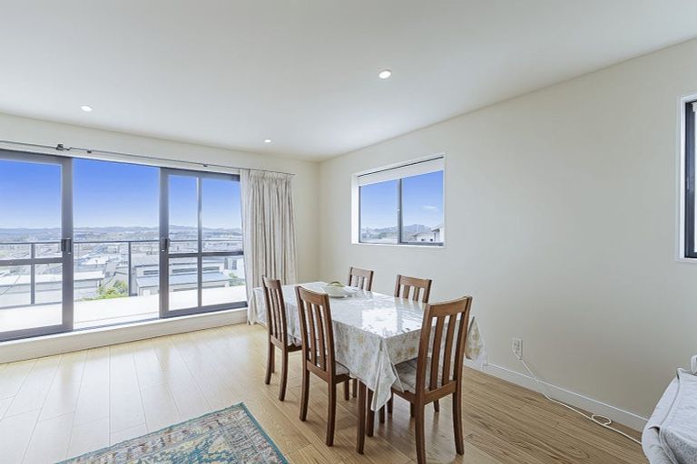 Photo of property in 46 Ascension Crescent, Orewa, 0931