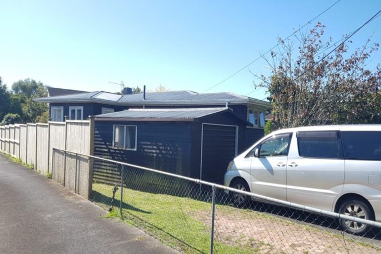 Photo of property in 71 Shakespeare Road, Milford, Auckland, 0620