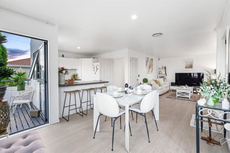 Photo of property in 56 Garton Drive, Massey, Auckland, 0614