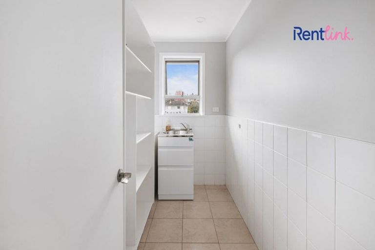 Photo of property in 8 Landview Road, Parkvale, Tauranga, 3112