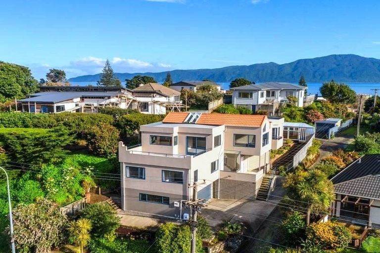 Photo of property in 55a Golf Road, Paraparaumu Beach, Paraparaumu, 5032